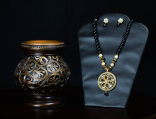 Load image into Gallery viewer, Black stone necklace set
