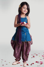 Load image into Gallery viewer, Girls Cowl And Kurta Set With Dupatta