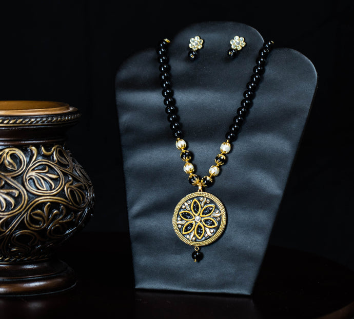 Black stone necklace set