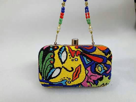 Daisy Clutch