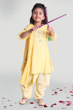 Load image into Gallery viewer, Girls Kids Cowl Pant And Kurta Set With Dupatta