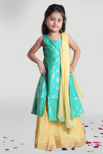 Load image into Gallery viewer, Girls Circular Skirt And Kurta Set With Dupatta