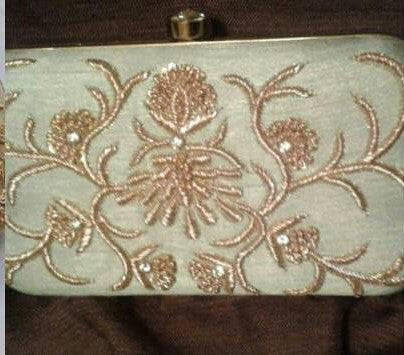 Noor Clutch