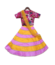 Load image into Gallery viewer, Girls Pink Printed Choli With Lehenga