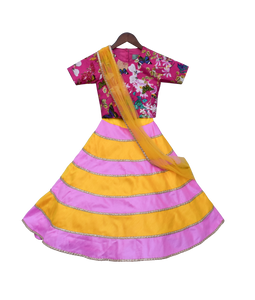 Girls Pink Printed Choli With Lehenga