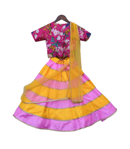 Girls Pink Printed Choli With Lehenga