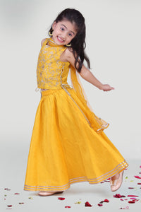 Girls Yellow Skirt And Choli Set With Dupatta
