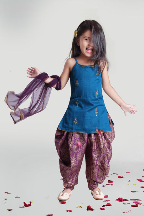 Girls Cowl And Kurta Set With Dupatta